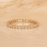 18K Solid Gold Alternating Natural Diamond Eternity Band - Image 3