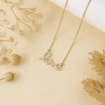 Cursive Diamond Love Necklace - 图片 6