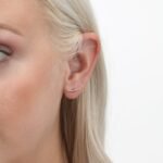 Curved Diamond Bar Studs - 图片 3