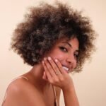 14K Solid Gold Fluted Design Natural Diamond Wedding Band - 图片 4