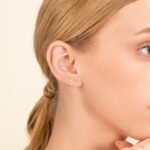 Mini Initial Natural Diamond Stud Earrings - 图片 3