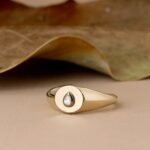 14K Solid Gold Pear Natural Diamond Signet Ring - 图片 6