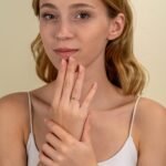 14K Solid Gold Peridot and Natural Diamond Engagement Ring - 图片 2