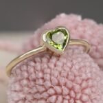 18K Solid Gold Peridot Heart Ring - 图片 4