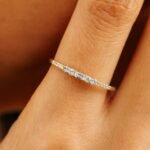 14K Solid Gold Petite Natural Diamond Ring - 图片 5