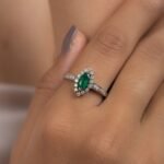 18K Solid Gold Emerald Ring - Image 2