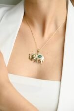 14K Solid Gold Majestic Elephant Emerald Diamond Pendant - 图片 2