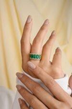 18K Solid Gold Five Stone Emerald Diamond Engagement Band Ring - 图片 5