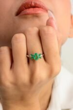 14K Solid Gold Emerald Flower Shape Ring - 图片 2
