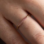 14K Solid Gold Minimalist Sapphire Wedding Ring - 图片 8