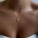 14K Gold Lines Fluted Disc Moissanite Diamond Necklace - 图片 3