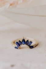 14K Solid Gold Flora Sapphire Tracer Band - 图片 4