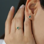 18K Solid Gold Emerald with Halo Diamonds Ring - 图片 3