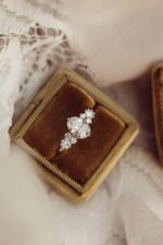 14k Solid Gold Lab-Grown Diamond Oval Ring - 图片 6