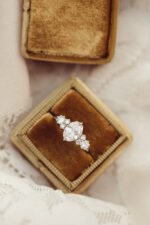 14k Solid Gold Lab-Grown Diamond Oval Ring - 图片 4