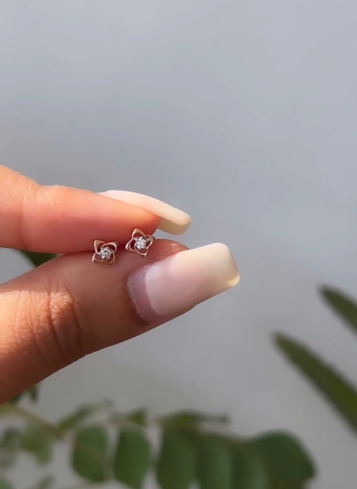 400548_1f756231eb5647b2a3c9fe88af91c474mv2.jpg The Karat Store Diamond Earrings for women 14 Karat Gold | Birthday Gift for her - 图片 1