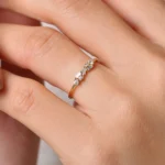 18K Solid Gold Scattered Baguette and Round Diamond Ring - 图片 2