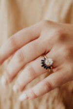 14K Solid Gold Flora Sapphire Tracer Band - 图片 5