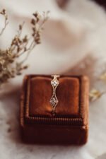 Migraine Kite Shape Natural Diamond Cluster Band - 图片 6