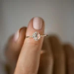 18K Solid Gold White Sapphire Astra Ring - Image 7