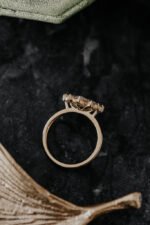 The Ray 1.11 ct Oval Moissanite Diamond Ring 18karat Gold - 图片 4