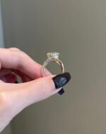 8 Carat Oval Cut Moissanite Engagement Ring 14 Karat Gold - 图片 6