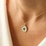 18k Solid Gold Emerald and Diamond Medallion Necklace - 图片 6
