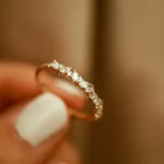 14K Gold Slanted Marquise and Round Diamond Ring - 图片 7