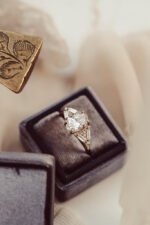 18K Solid Gold Moissanite Diamond Oval Ring - Image 4