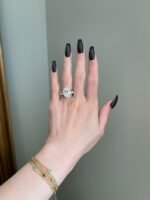 8.5 Carat Crushed Ice Hybrid Oval Cut Moissanite 4-Prong Hidden Solitaire Ring - 图片 2