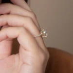 Nova Ring, Round Cut Diamond Engagement Ring - 图片 4