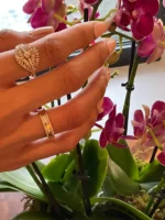 Madison 14 Karat Gold Wedding Band With Natural Diamonds - 图片 5