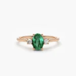 18K Solid Gold Oval Shape Emerald and Diamond 3 Stone Ring - 图片 4
