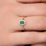 18K Solid Gold Oval Cut Emerald Halo Diamond Ring - 图片 5