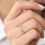 14K Solid Gold Alternating Emerald and Diamond Wedding Band - 图片 7