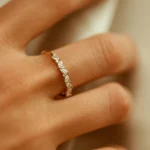 14K Gold Slanted Marquise and Round Diamond Ring - 图片 2