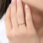 14K Solid Gold Alternating Emerald and Diamond Wedding Band - 图片 8