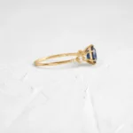 18K Solid Gold Round Cut Blue Sapphire Ring - 图片 5