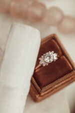 18K Solid Gold Lab-Grown Diamond Marquise Ring - 图片 9