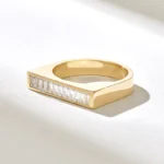 14k Baguette Natural Diamond Bar Ring | Solid Gold Flat Top Signet Ring for Women - 图片 4