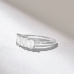 Emerald Cut Moissanite Diamond Wedding Ring: Dainty 5 Stone Band for Women - 图片 6