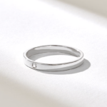Bezel Classic Wedding Ring | Tiny Moissanite Diamond Anniversary Ring in 18K Solid Gold - 图片 4