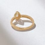 Small Pear Moissanite Diamond Halo Ring | 0.30CT Dainty Engagement Ring for Women - 图片 7