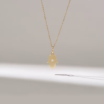 Hamsa Hand Protection Pendant | Tiny Natural Diamond Spiritua Charm | 14k Solid Gold - 图片 2