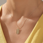 线镶天然钻石矩形项链 | 14k 纯金扁平吊坠，适合女士