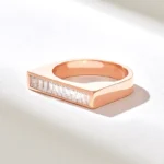 14k Baguette Natural Diamond Bar Ring | Solid Gold Flat Top Signet Ring for Women - 图片 6