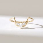 Natural Diamond Tiara Arch Ring, 18k Gold Dainty Wedding Band, Pear Contour Ring - 图片 2