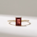 14K Solid Gold Baguette Garnet Diamond Solitaire Ring - 图片 2