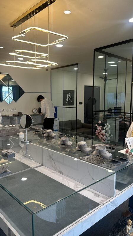 The Karat Store- Store Image 9
